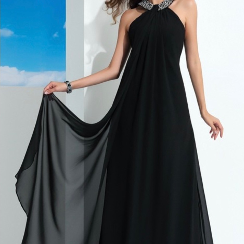 Hebeos navy chiffon mother of the bride gown never worn. Size 10